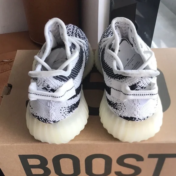 Yeezy Boost 350 V2 Zebra